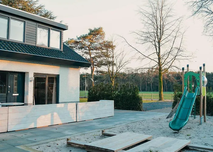 Vakantiepark De Boshoek - Luxe Groepsverblijven Op De Veluwe *